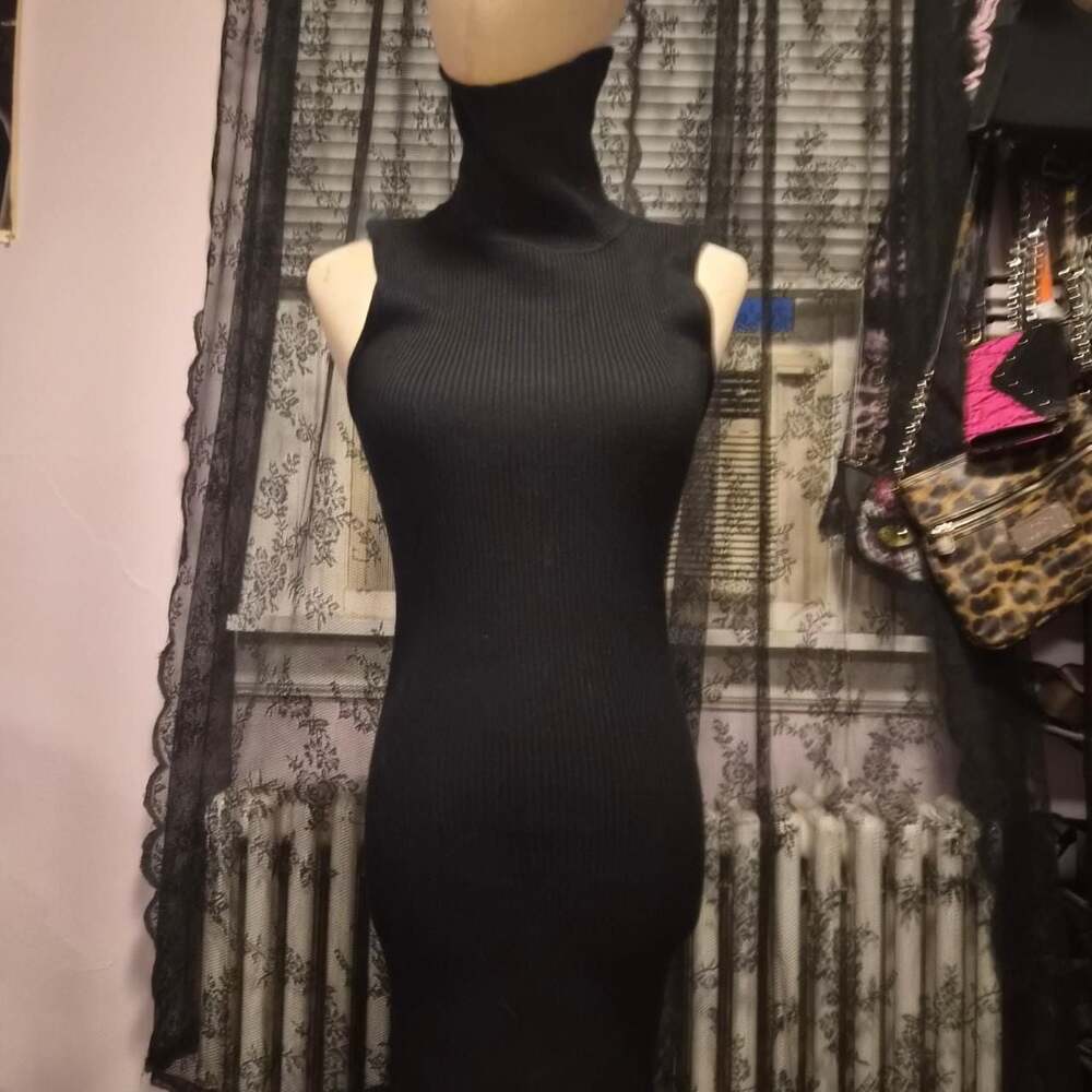 Romeo + Juliet Couture Sleeveless Ribbed Turtleneck Dress